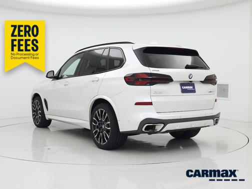White 2024 BMW X5 xDrive40i