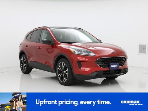 Red 2022 Ford Escape SE