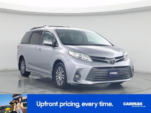 Silver 2018 Toyota Sienna XLE