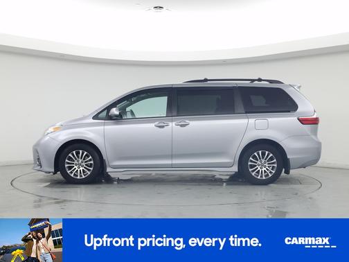 Silver 2018 Toyota Sienna XLE