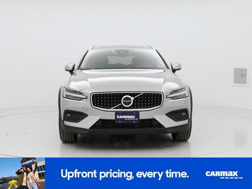 2025 Volvo V60 Cross Country B5 Plus