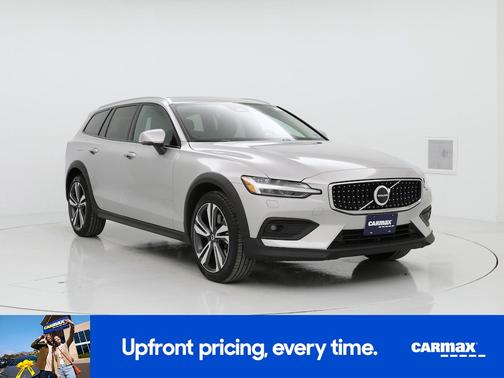 2025 Volvo V60 Cross Country B5 Plus