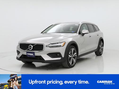 2025 Volvo V60 Cross Country B5 Plus