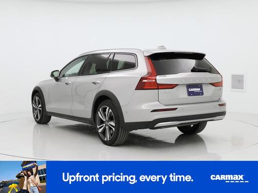 2025 Volvo V60 Cross Country B5 Plus