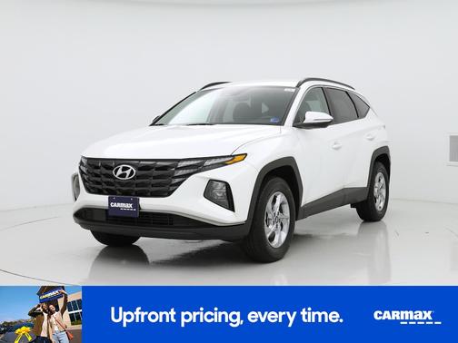 White 2023 Hyundai TUCSON SEL