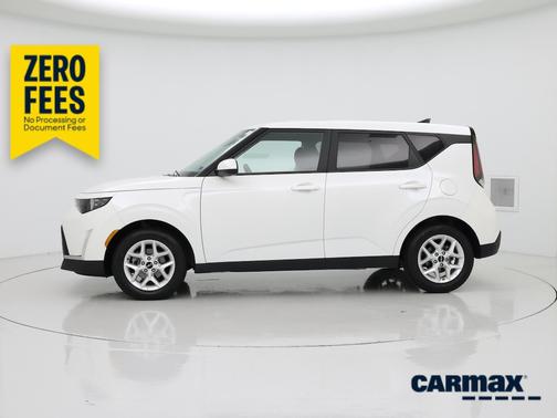 White 2025 Kia Soul LX