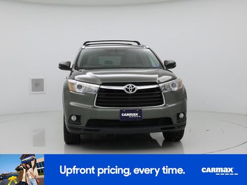 Green 2016 Toyota Highlander XLE