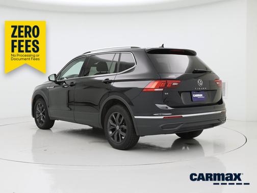 Black 2024 Volkswagen Tiguan SE
