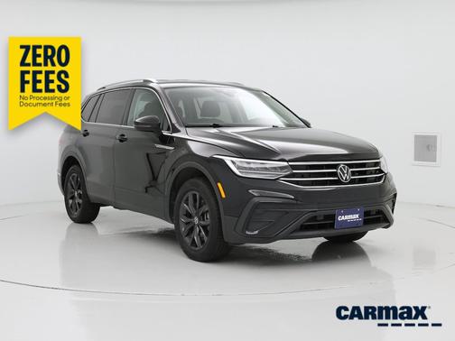 Black 2024 Volkswagen Tiguan SE