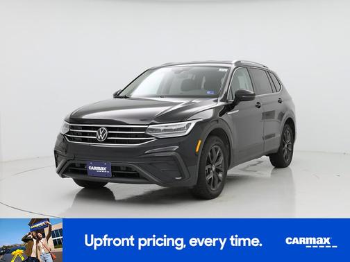 Black 2024 Volkswagen Tiguan SE