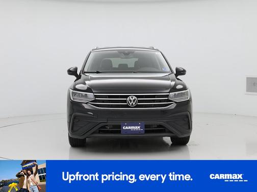 Black 2024 Volkswagen Tiguan SE
