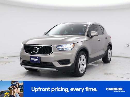 2022 Volvo XC40 T4 Momentum