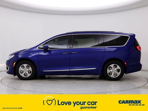 Photo 3 of 27 of 2018 Chrysler Pacifica Hybrid Touring L