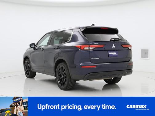 Blue 2022 Mitsubishi Outlander Black Edition