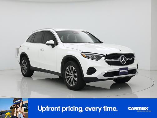 White 2024 Mercedes-Benz GLC 300