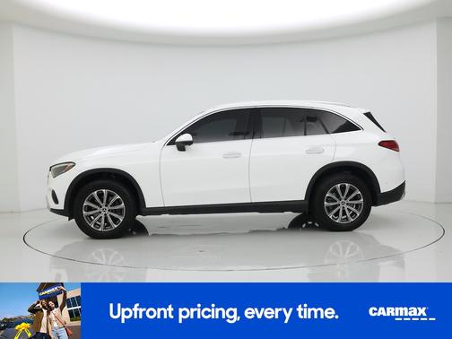 White 2024 Mercedes-Benz GLC 300