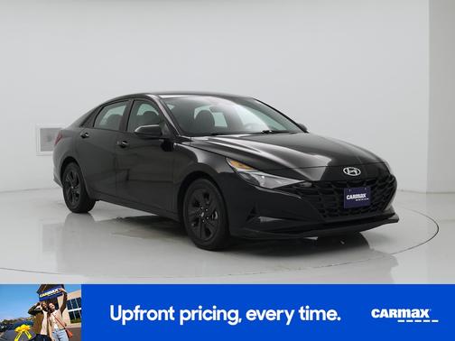 Black 2022 Hyundai ELANTRA SEL