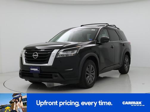 Black 2023 Nissan Pathfinder SV