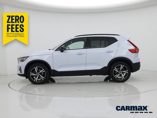 Blue 2024 Volvo XC40 B5 Core Dark Theme