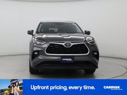Gray 2023 Toyota Highlander XLE