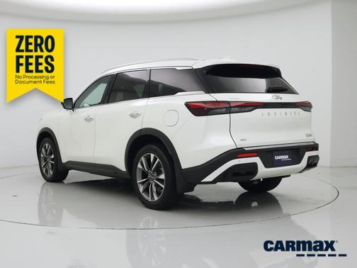 White 2023 INFINITI QX60 Luxe