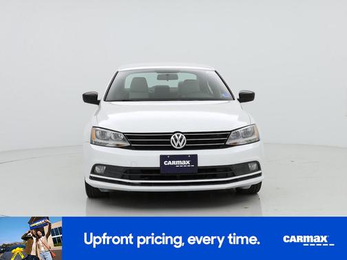 White 2016 Volkswagen Jetta Sport