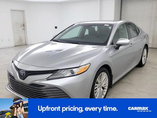 2020 Toyota Camry Hybrid XLE