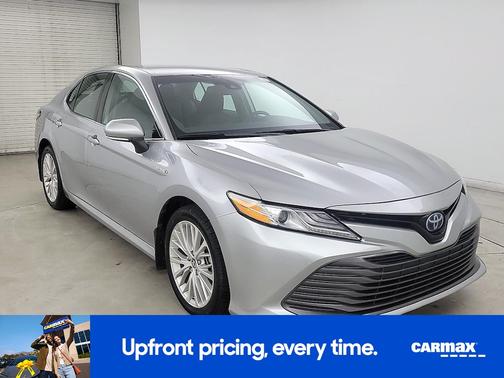 2020 Toyota Camry Hybrid XLE