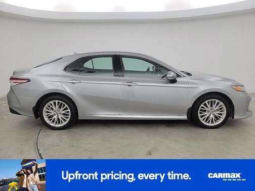 2020 Toyota Camry Hybrid XLE