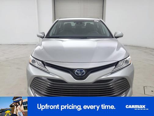2020 Toyota Camry Hybrid XLE
