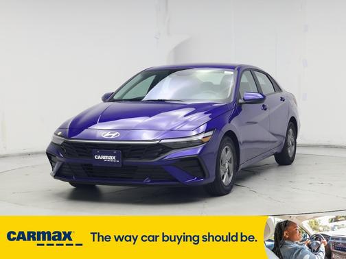 2024 Hyundai ELANTRA SE