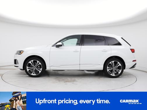 White 2022 Audi Q7 Premium Plus