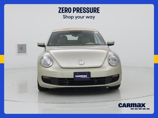 Gold 2016 Volkswagen Beetle SE
