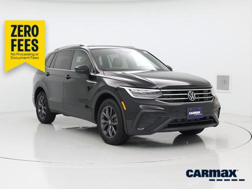 Black 2023 Volkswagen Tiguan SE