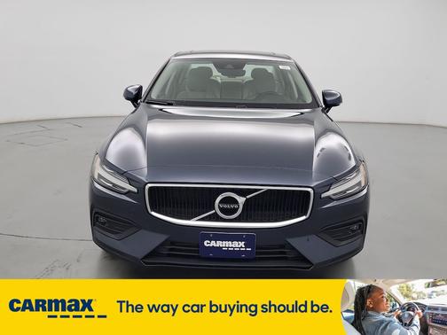 2021 Volvo S60 T5 Momentum