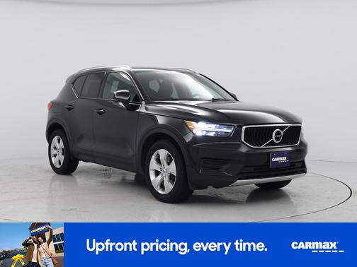 Black 2020 Volvo XC40 T5 Momentum