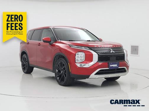 Red 2023 Mitsubishi Outlander SE