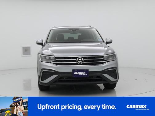 Gray 2023 Volkswagen Tiguan SE