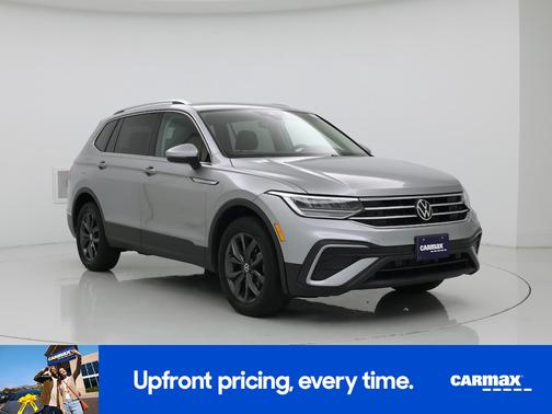 Gray 2023 Volkswagen Tiguan SE