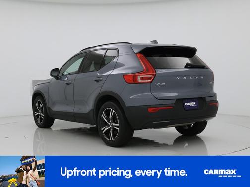 Gray 2023 Volvo XC40 B5 Plus Dark Theme