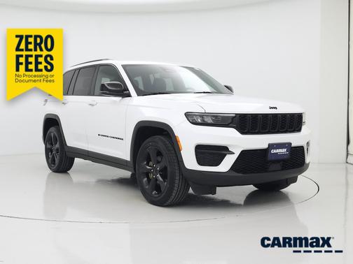White 2023 Jeep Grand Cherokee Altitude