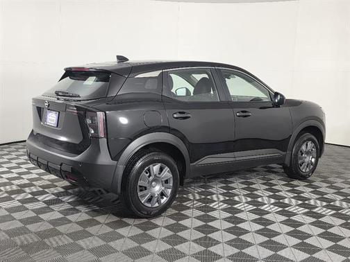 Super Black 2025 Nissan Kicks S