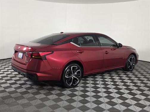 Scarlet Ember 2024 Nissan Altima SR Intelligent AWD