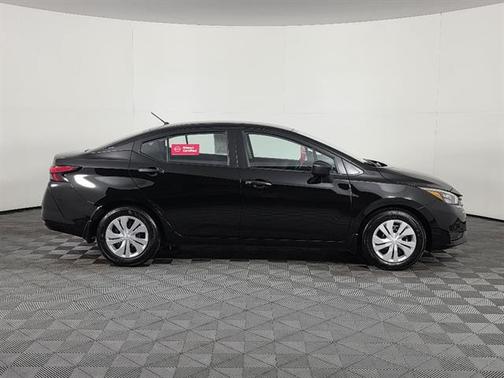 Super Black 2025 Nissan Versa 1.6 S