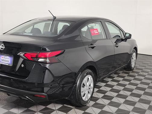 Super Black 2025 Nissan Versa 1.6 S