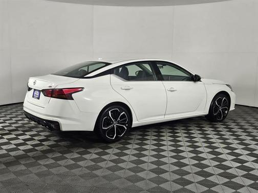 2024 Nissan Altima SR FWD