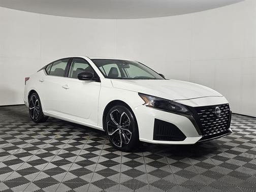 2024 Nissan Altima SR FWD