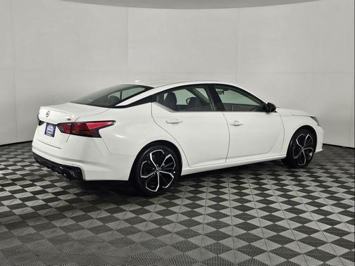 2024 Nissan Altima SR FWD