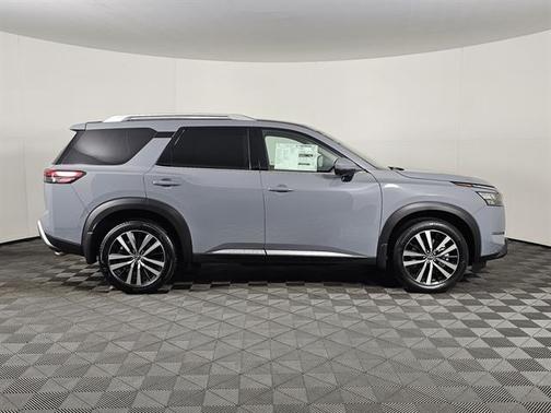 2025 Nissan Pathfinder Platinum 4WD