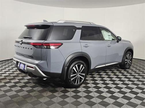 2025 Nissan Pathfinder Platinum 4WD